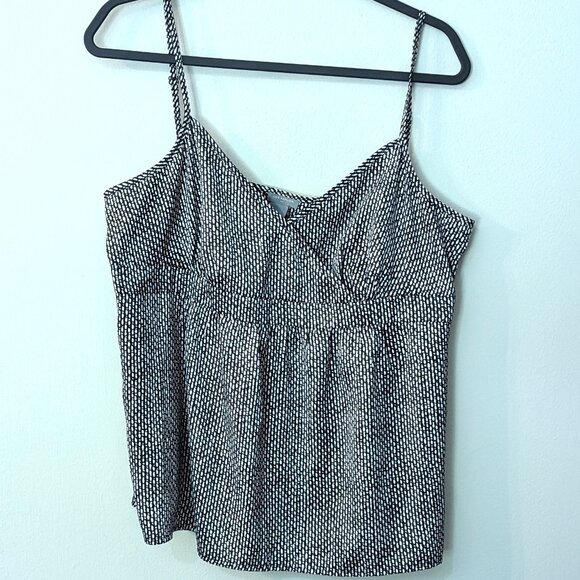 Ann Taylor Black and White Print Camisole Top. Size 14. - Picture 1 of 6